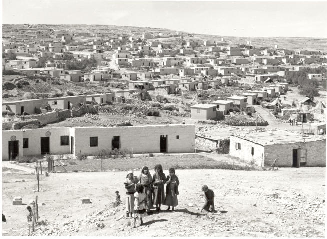 صورة لمخيم مخيم الجلزون - فلسطين: : صوره نادره للجلزون نادره قد ترجع الى بداية الخمسينات